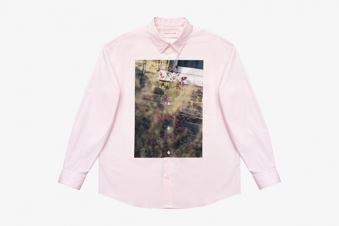 Розовая рубашка с фотопринтом, которую не захочется носить под пиджаком